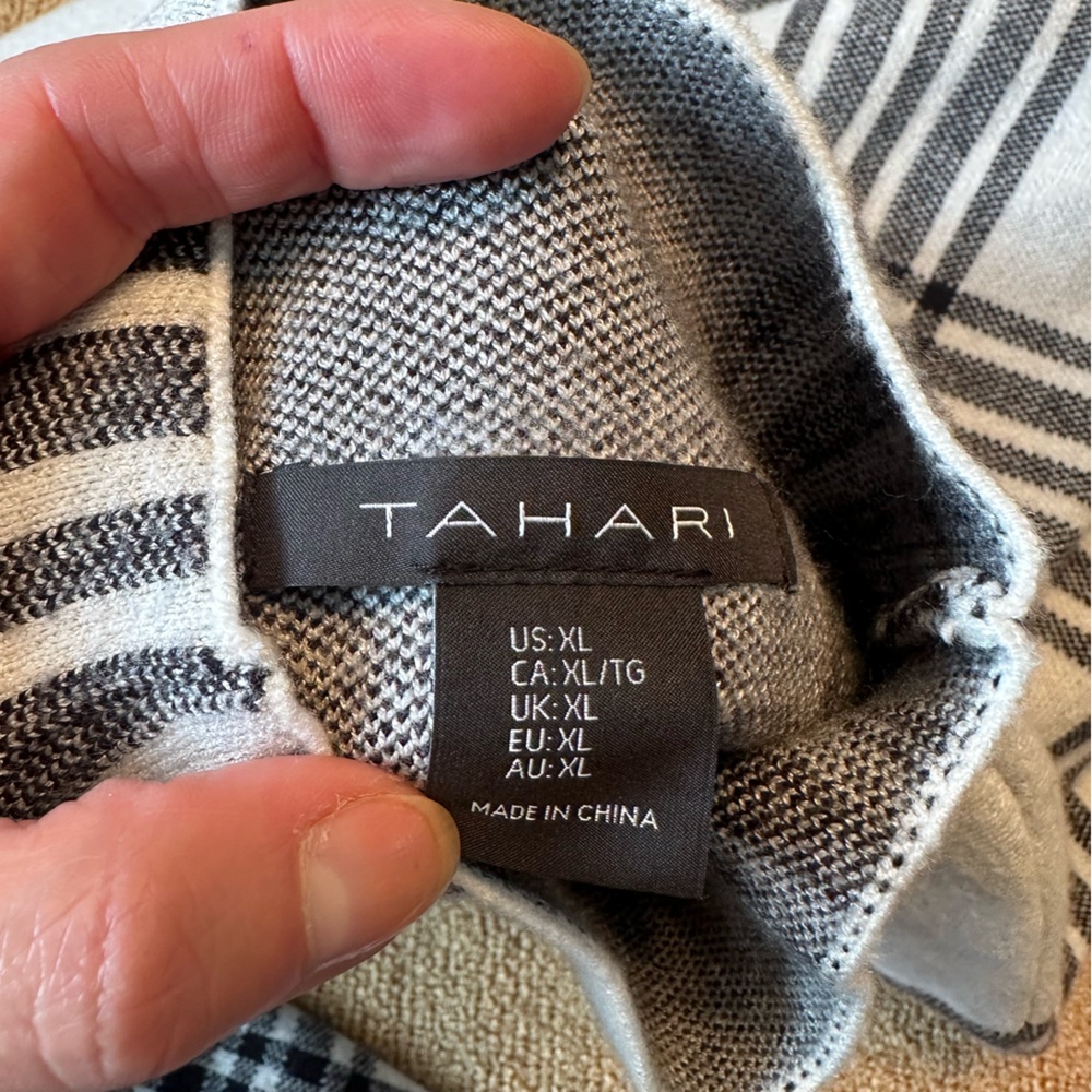Tahari White & Black Plaid Mock Turtleneck Sweater size XL - Picture 4 of 8